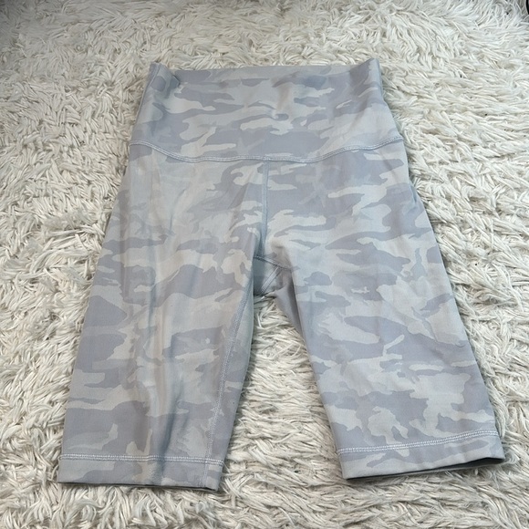 Lululemon Wunder Under Short 10" *Ribbed Incognito Camo Jacquard Alpine White - Picture 2 of 7